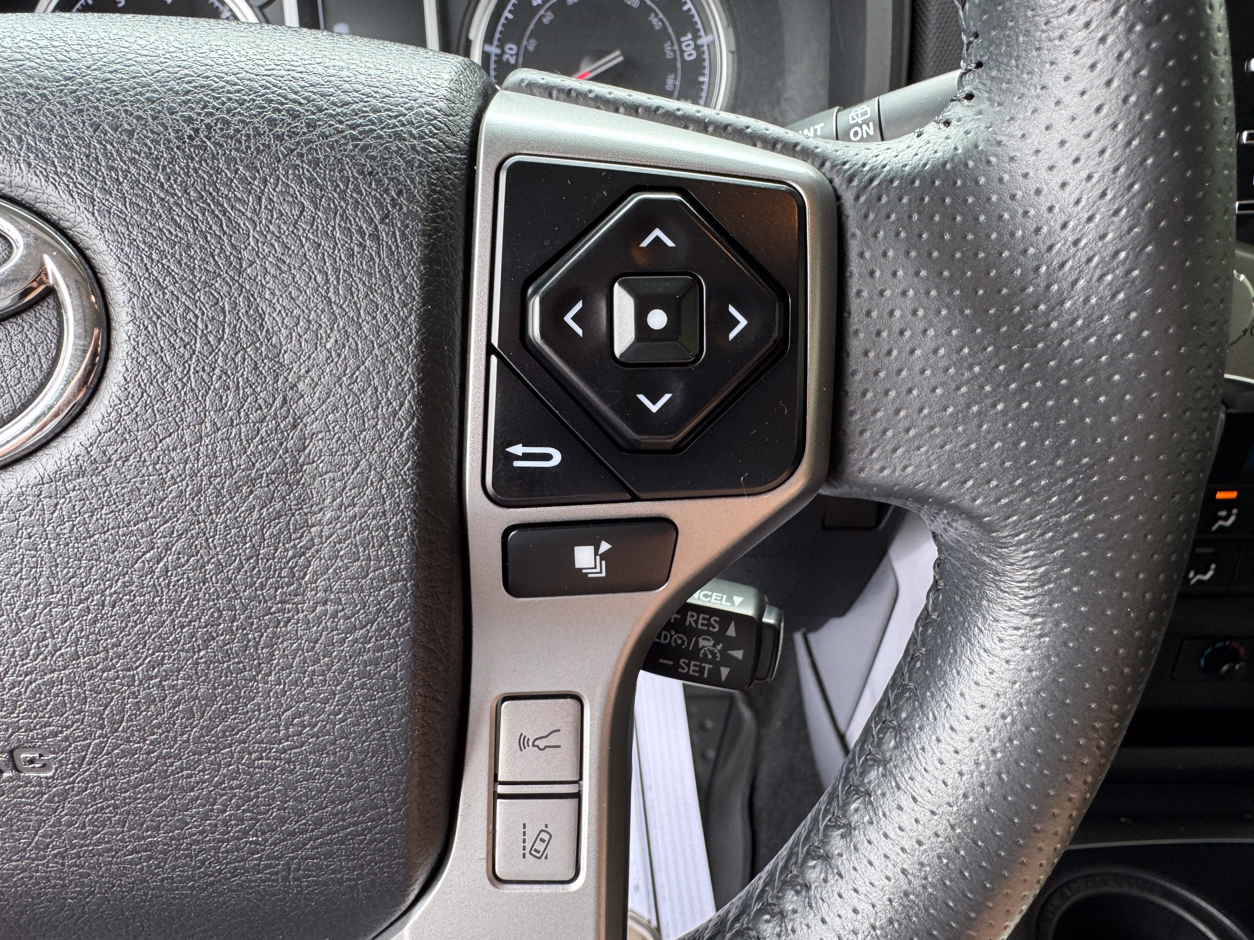 Used 2021 Toyota 4Runner Limited AWD/4WD image 13