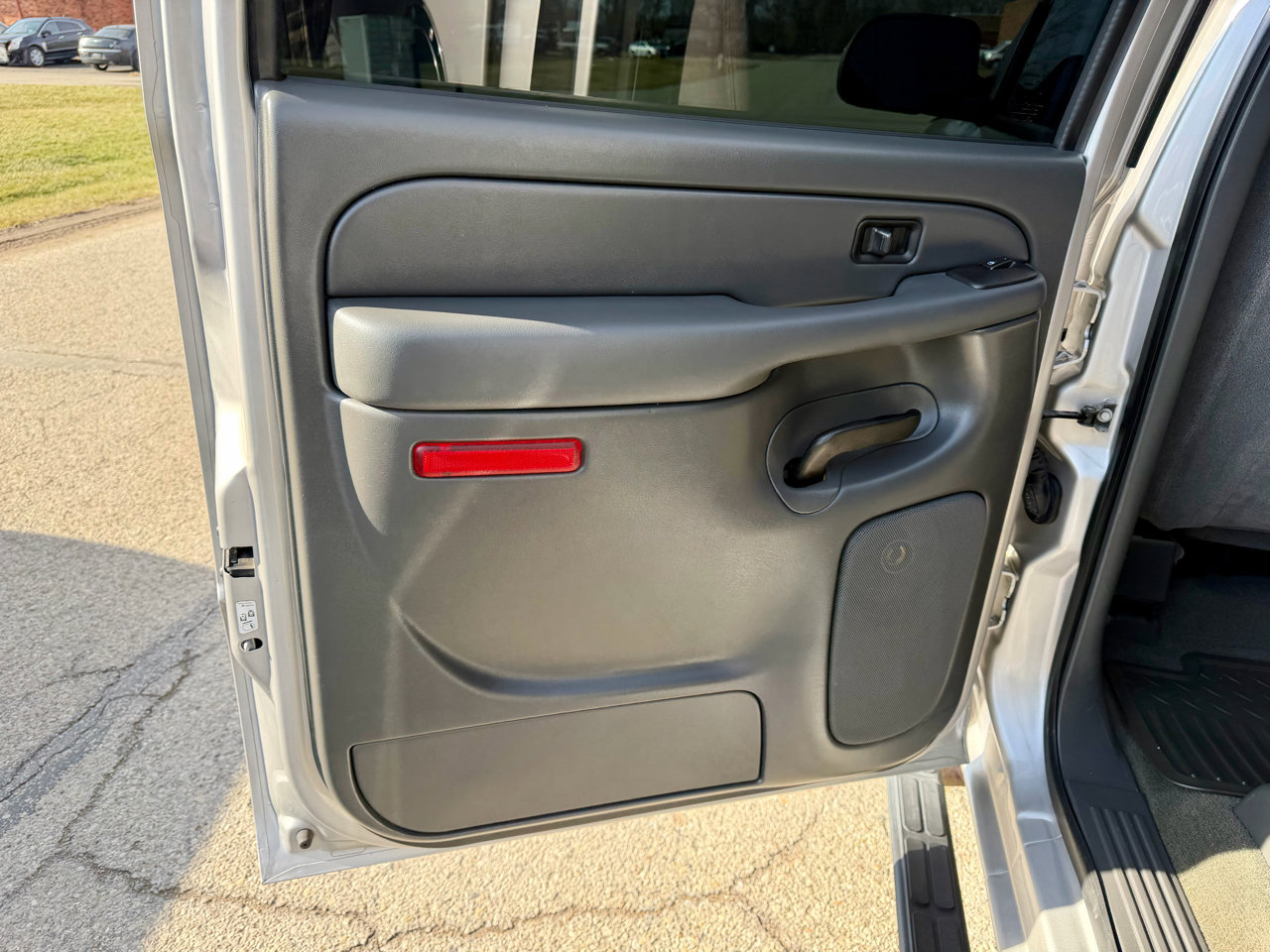 Used 2007 Chevrolet Silverado 1500 LT w/ Crew Cab Value Package image 29