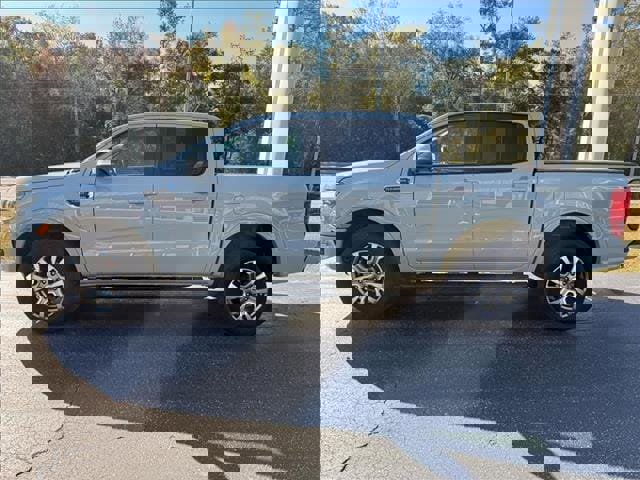 Used 2023 Ford Ranger Lariat w/ Trailer Tow Package RWD image 2