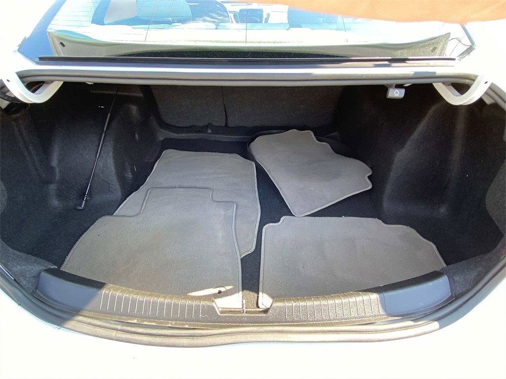 Used 2022 Chevrolet Malibu LT image 12