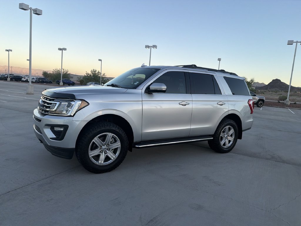 Used 2019 Ford Expedition XLT w/ Equipment Group 202A AWD/4WD image 8