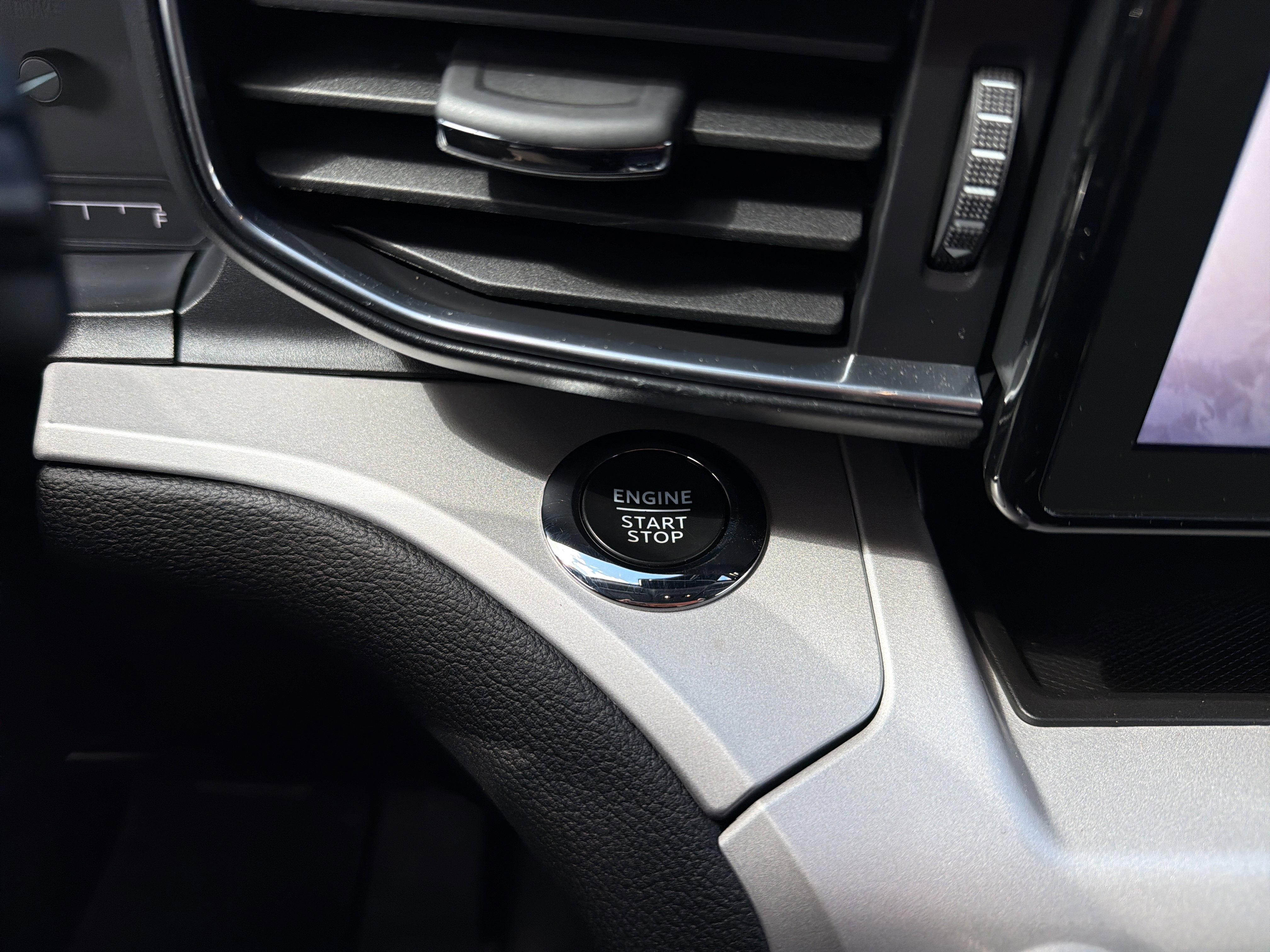 Used 2024 Ford Explorer XLT w/ Equipment Group 202A image 17