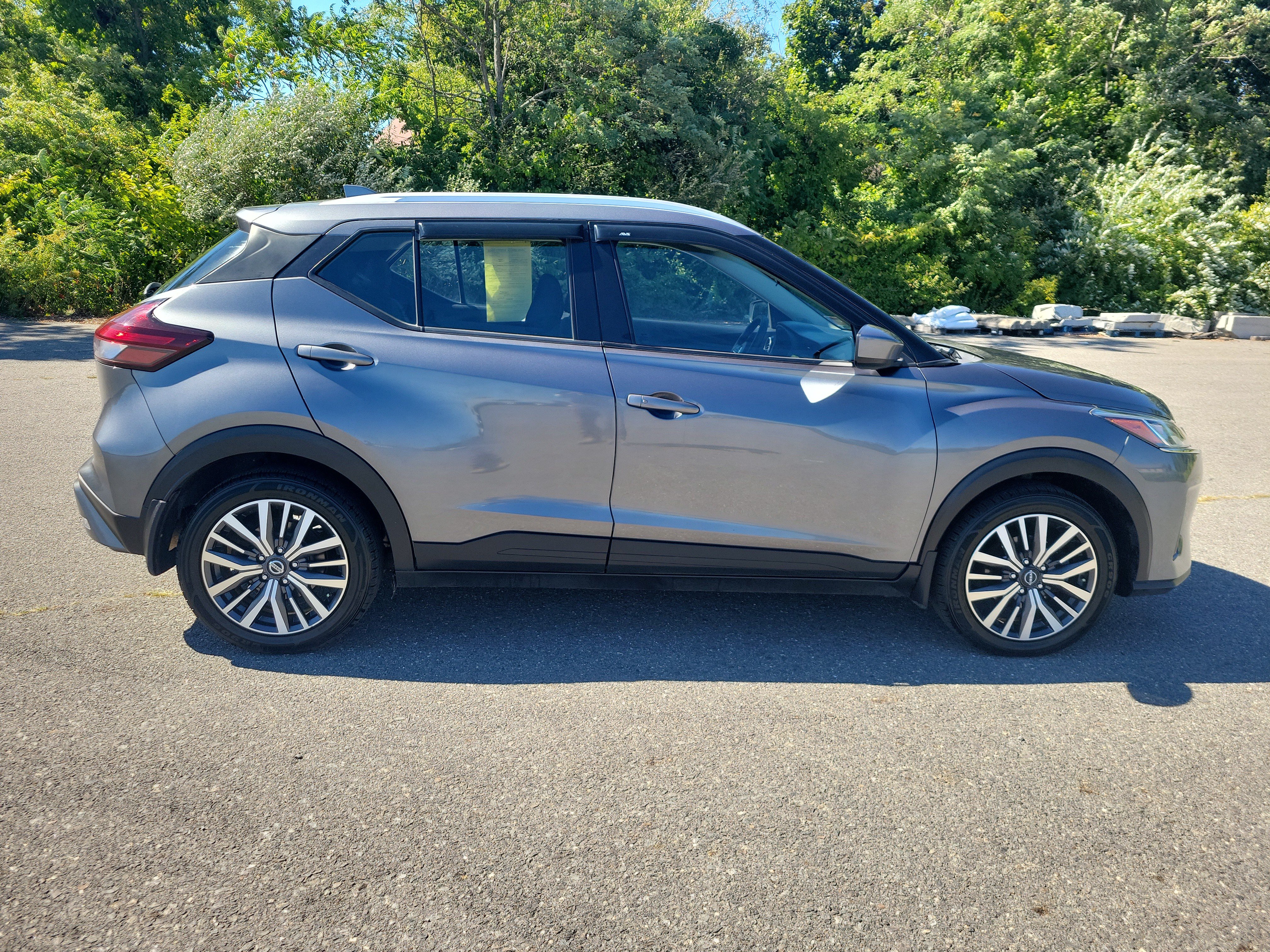 Used 2021 Nissan Kicks SV FWD image 4