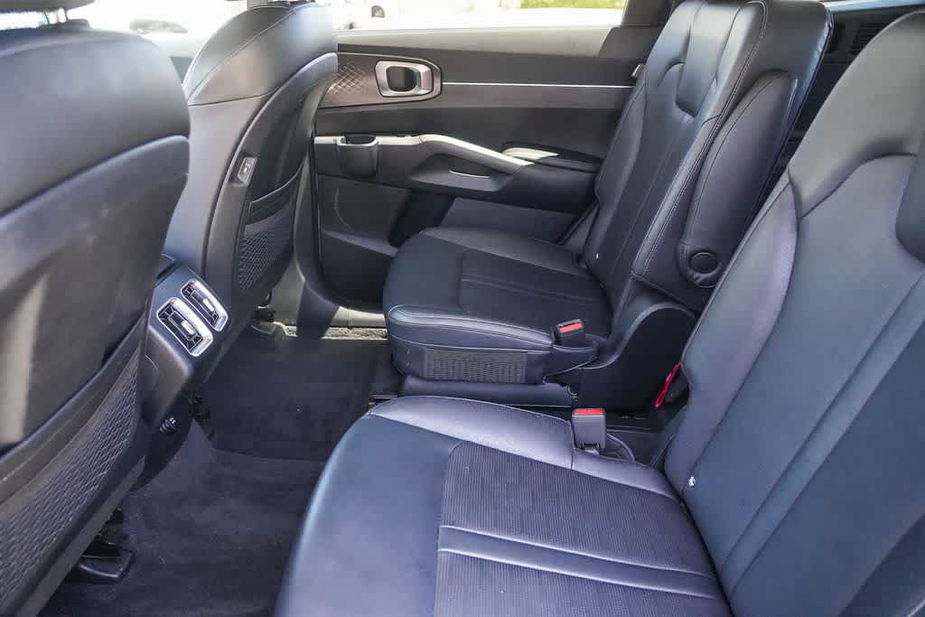Used 2025 Kia Sorento EX w/ Panoramic Sunroof Package FWD image 19