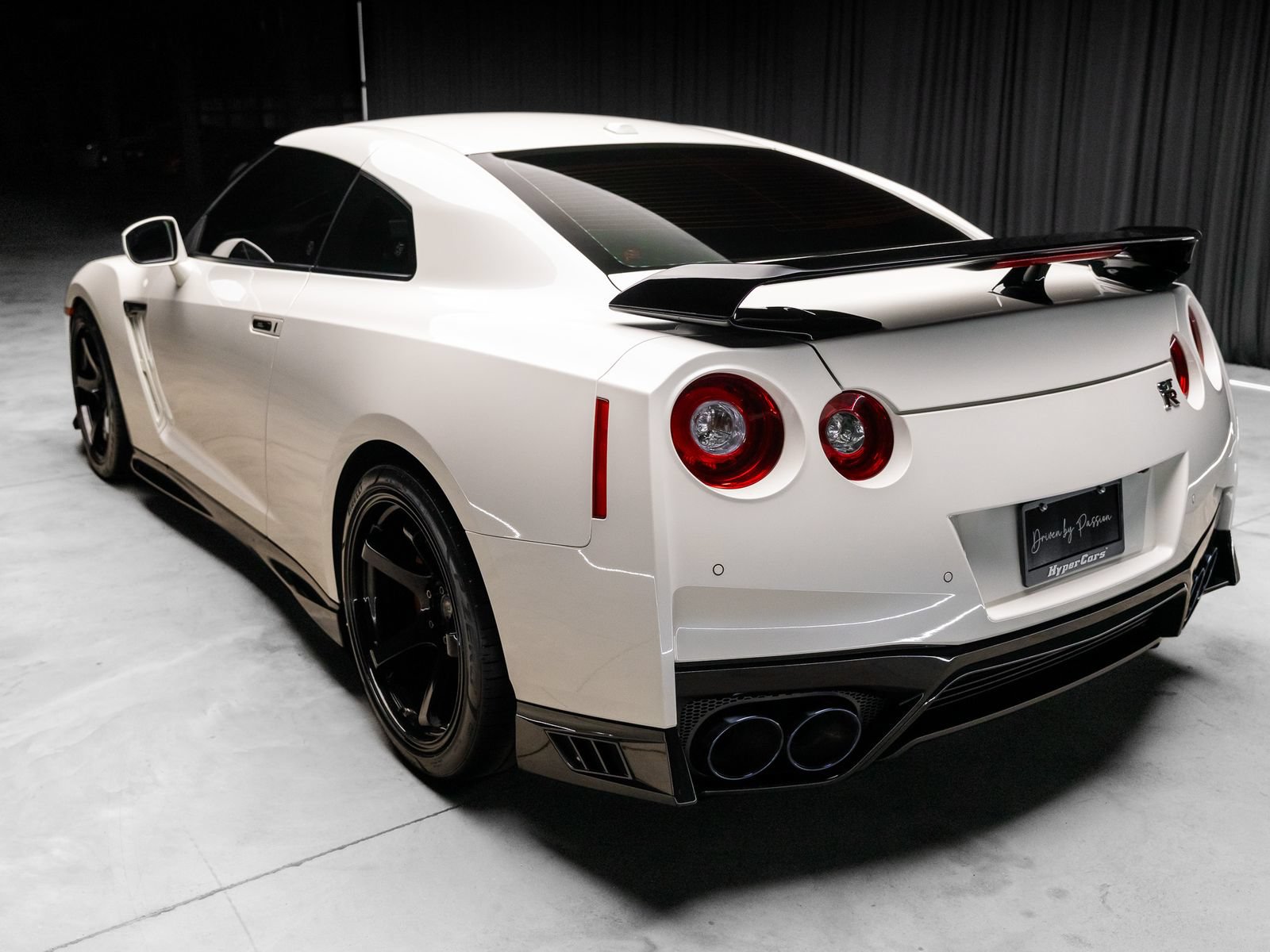 Used 2021 Nissan GT-R Premium AWD/4WD image 41