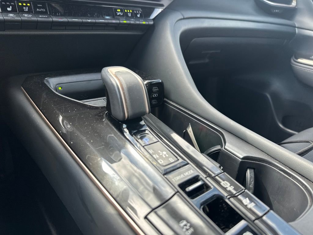 Used 2024 Toyota Crown Limited image 18