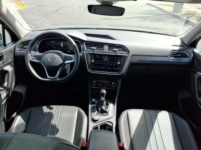 Used 2023 Volkswagen Tiguan SE w/ Panoramic Sunroof Package image 15