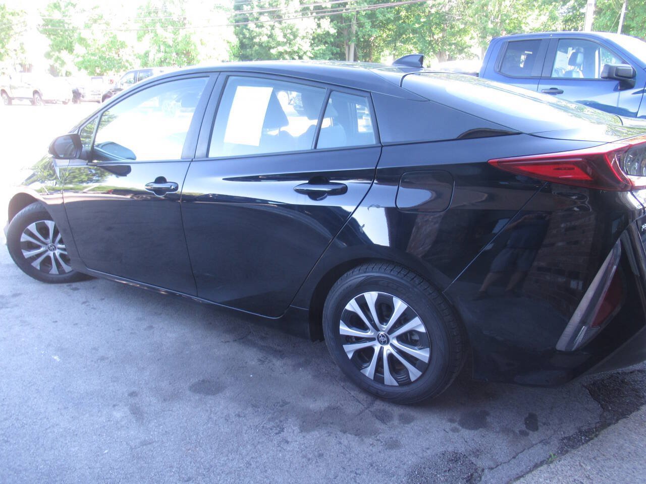 Used 2021 Toyota Prius Prime LE FWD image 13