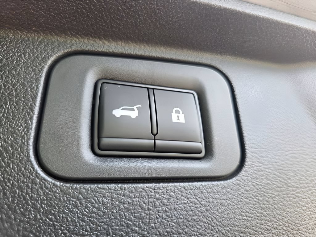 Used 2025 Nissan Armada Platinum Reserve AWD/4WD image 9