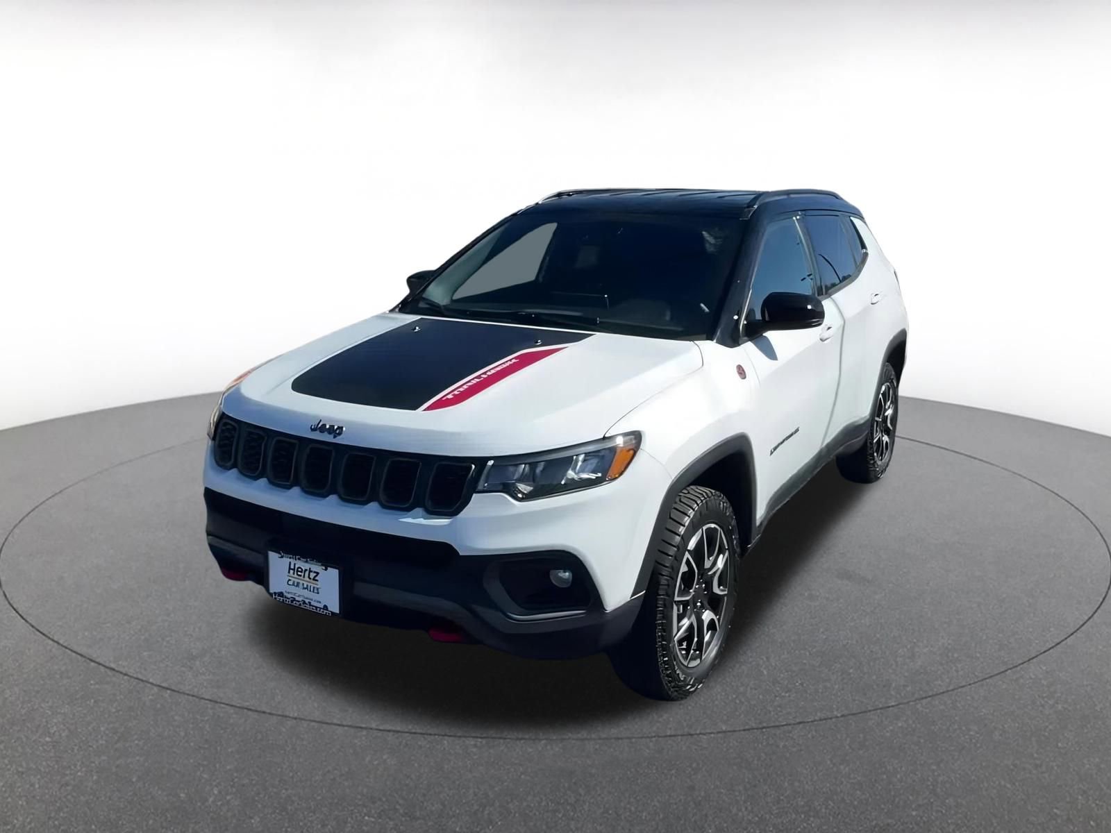 Used 2025 Jeep Compass Trailhawk image 7