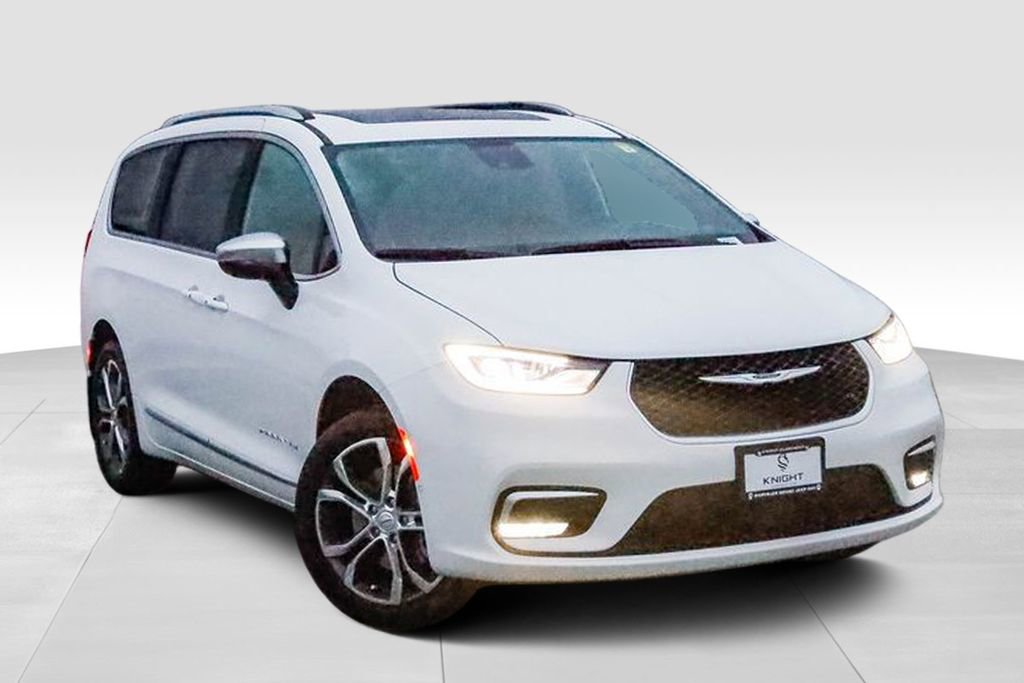 New 2026 Chrysler Pacifica Pinnacle w/ Trailer Tow Group image 2
