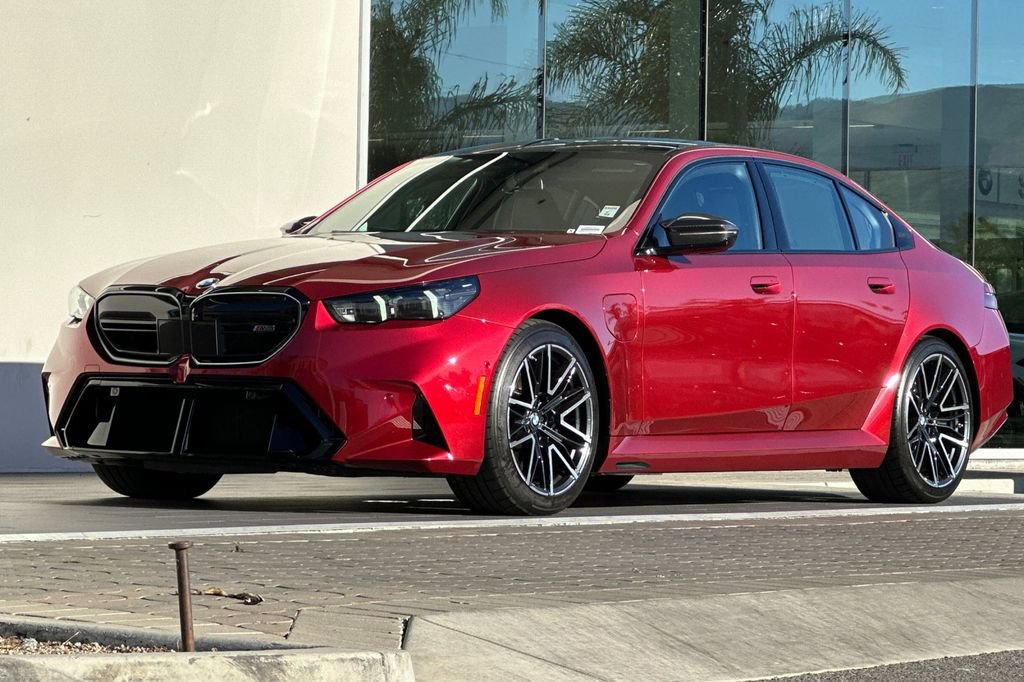 Used 2025 BMW M5 w/ Carbon Package image 7
