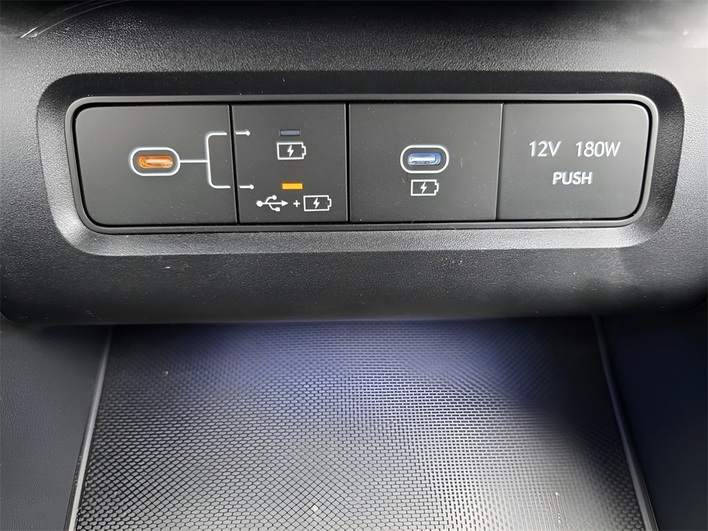 Certified 2025 Hyundai Tucson Limited image 36