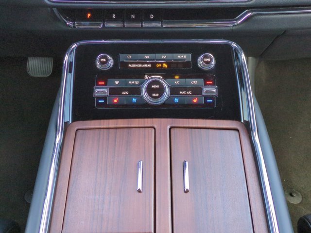 Used 2024 Lincoln Navigator L 4WD image 19
