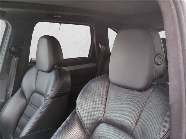Used 2015 Porsche Cayenne Turbo w/ Premium Plus Package AWD/4WD image 16