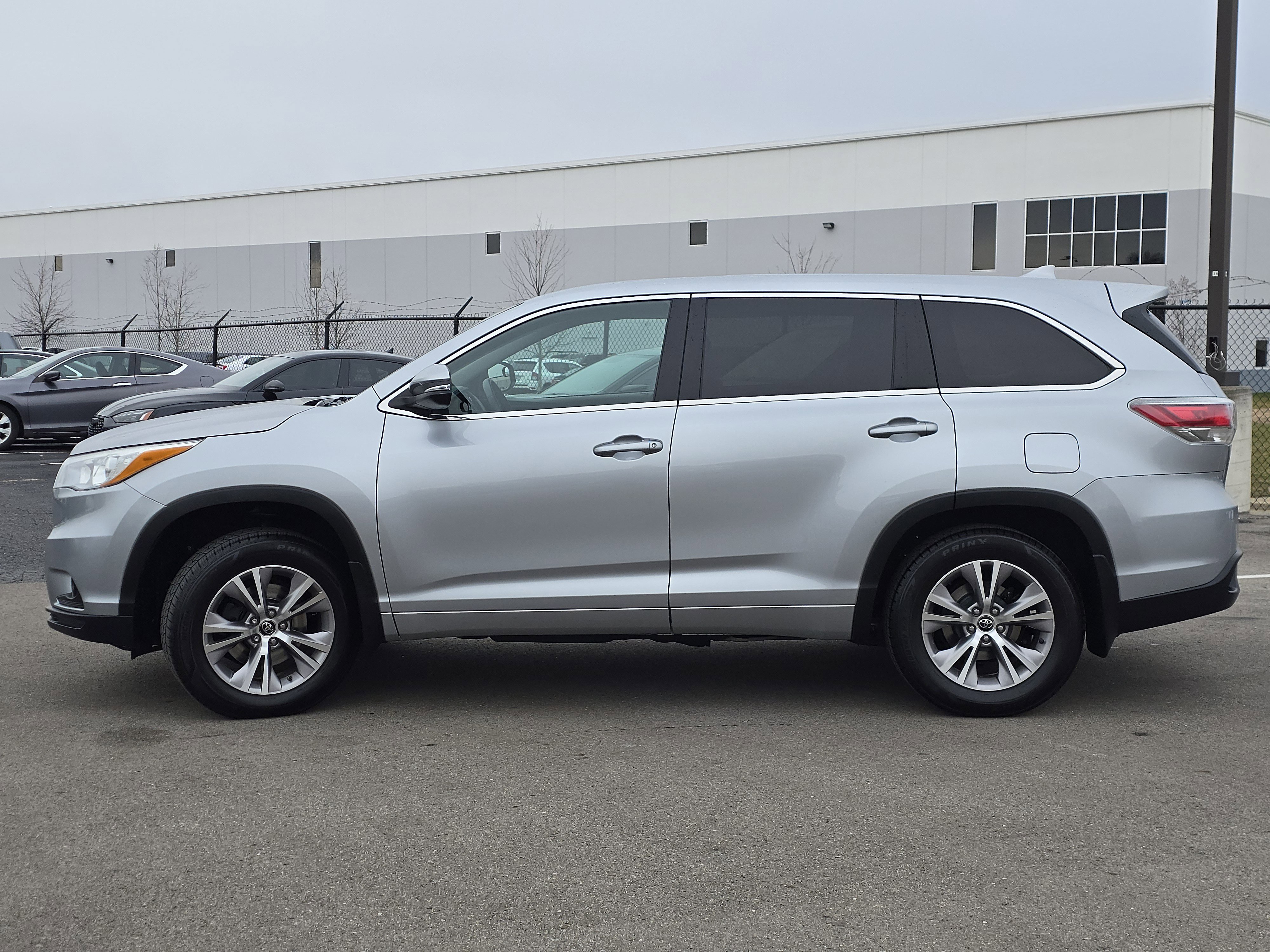 Used 2016 Toyota Highlander Plus image 4