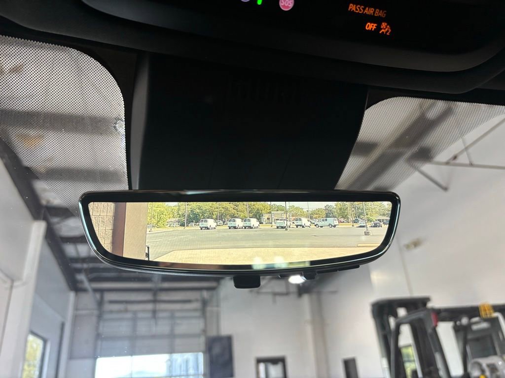 Used 2023 GMC Yukon XL Denali Ultimate image 9