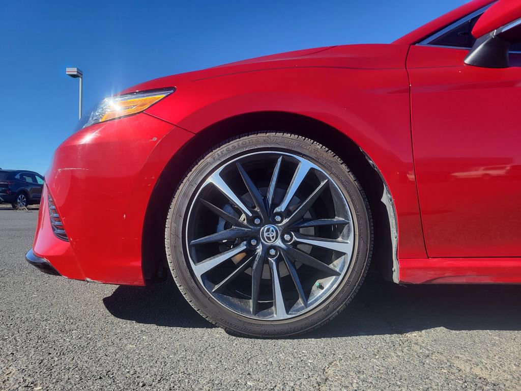 Used 2020 Toyota Camry XSE image 11