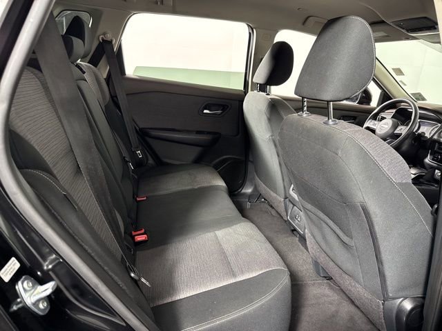 Used 2023 Nissan Rogue SV image 17