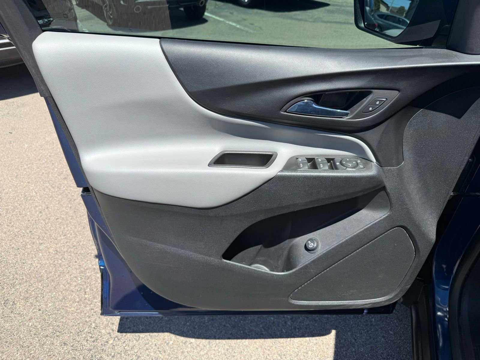 Used 2022 Chevrolet Equinox LT FWD image 11