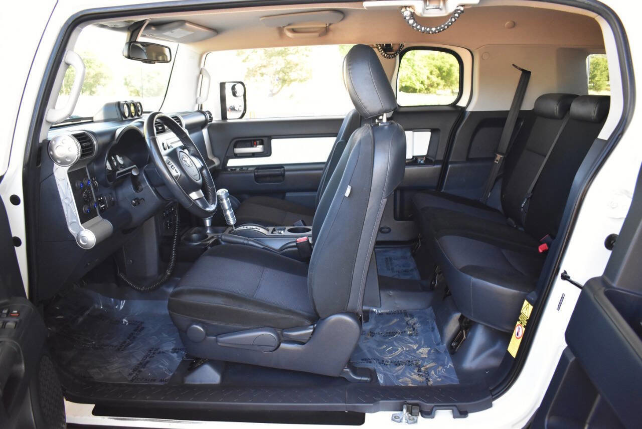 Used 2010 Toyota FJ Cruiser 4WD image 50