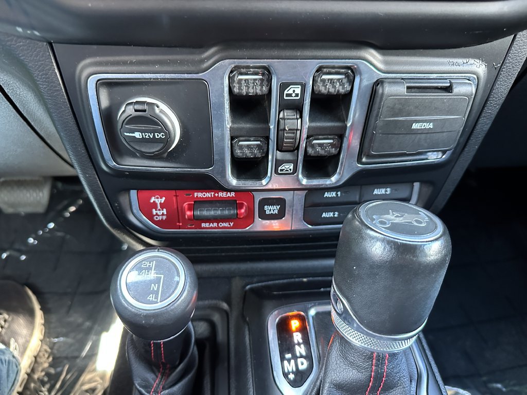Used 2019 Jeep Wrangler Unlimited Rubicon w/ Dual Top Group AWD/4WD image 30