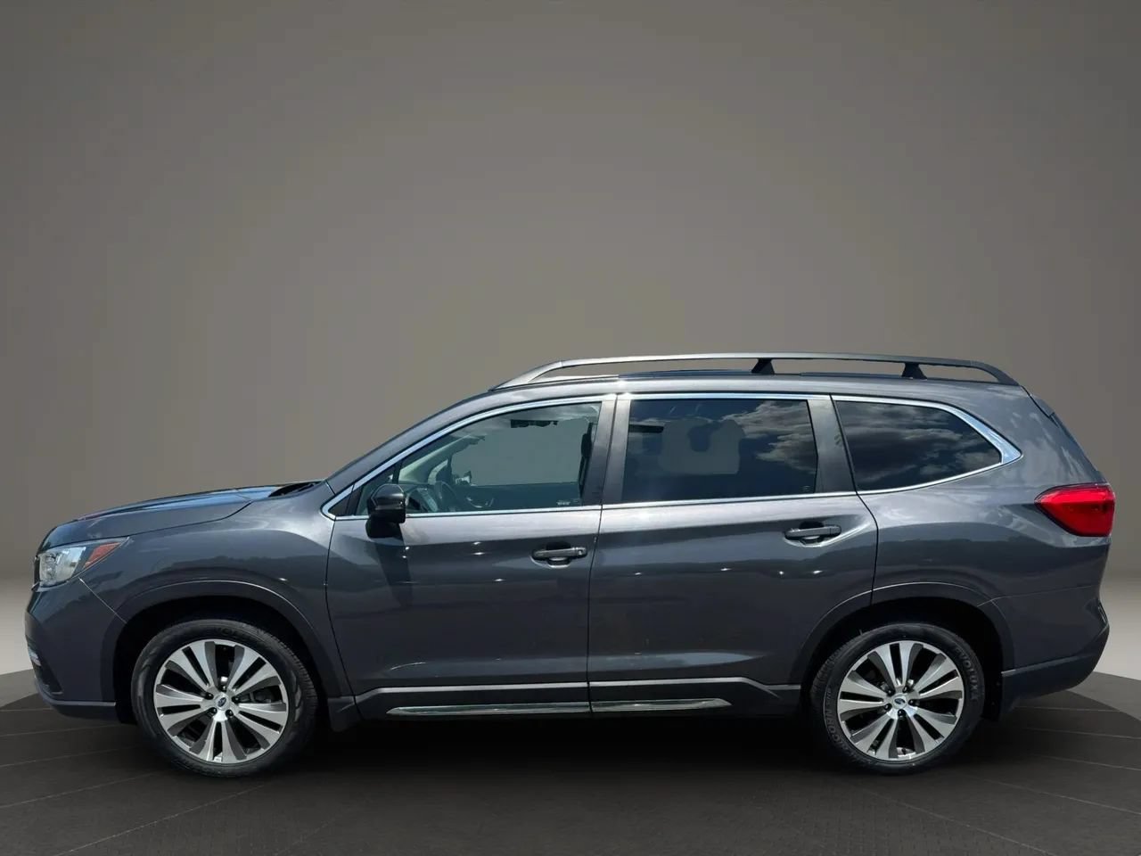 Used 2022 Subaru Ascent Limited AWD/4WD image 2