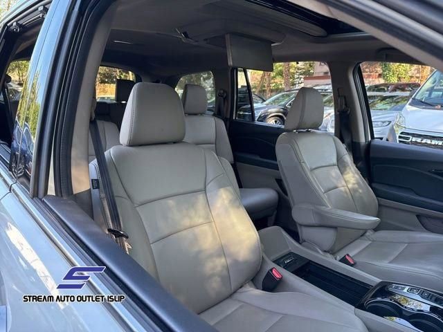 Used 2022 Honda Pilot Touring image 14