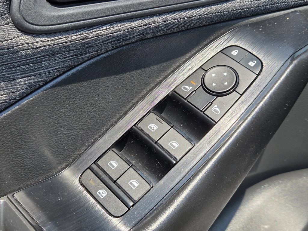 Used 2023 Nissan Rogue S AWD/4WD image 15