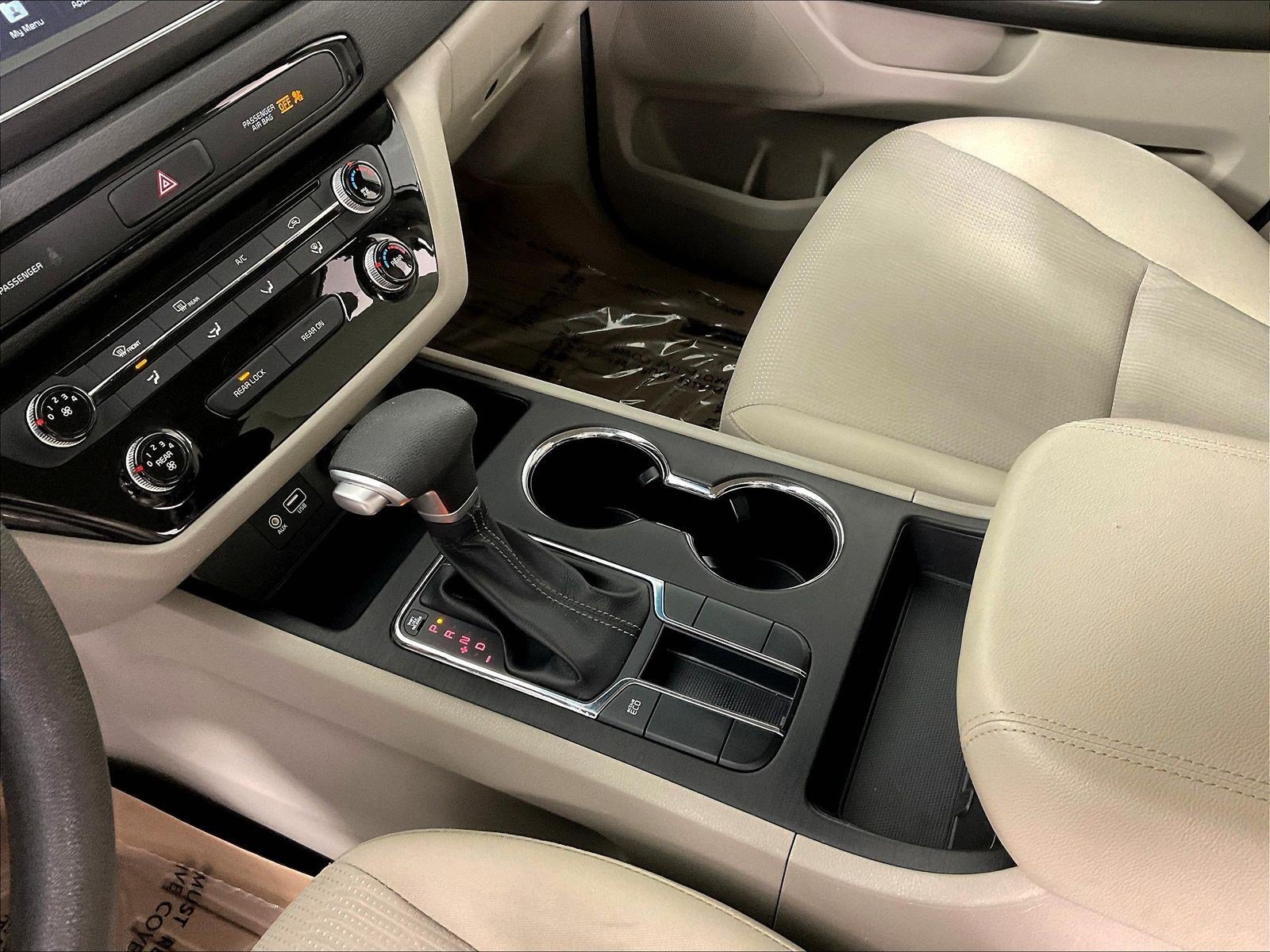 Used 2020 Kia Sedona L FWD image 18