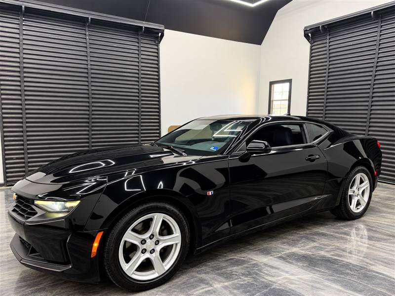 Used 2021 Chevrolet Camaro LT RWD image 2