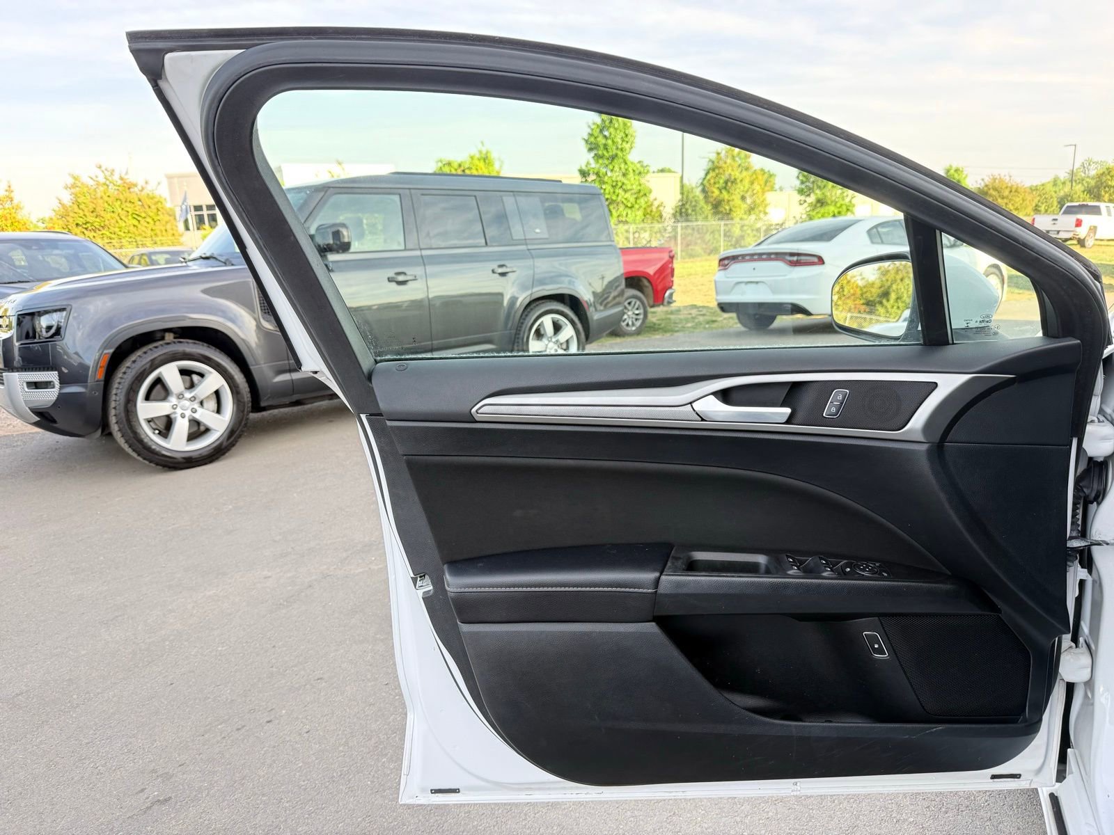 Used 2019 Ford Fusion SE image 14