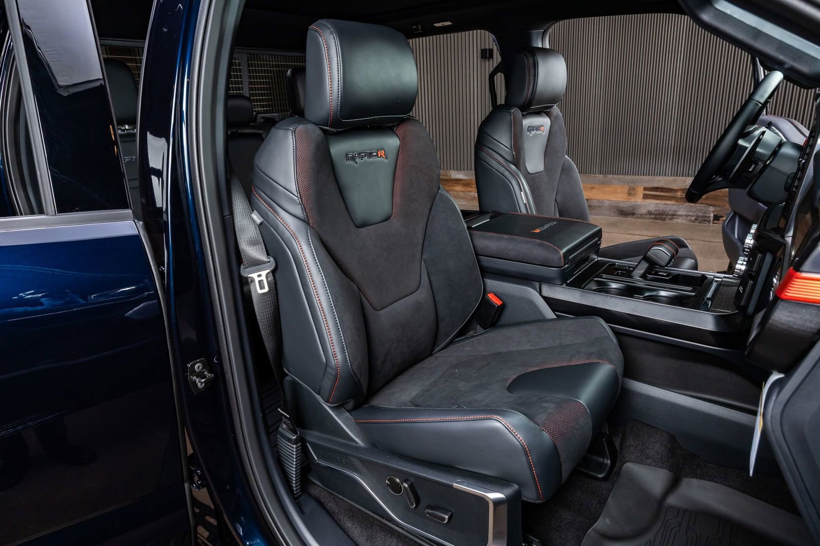 Used 2025 Ford F150 Raptor w/ Equipment Group 803A Raptor R image 31