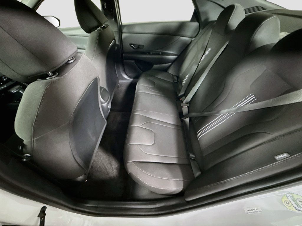 Certified 2025 Hyundai Elantra SEL FWD image 27
