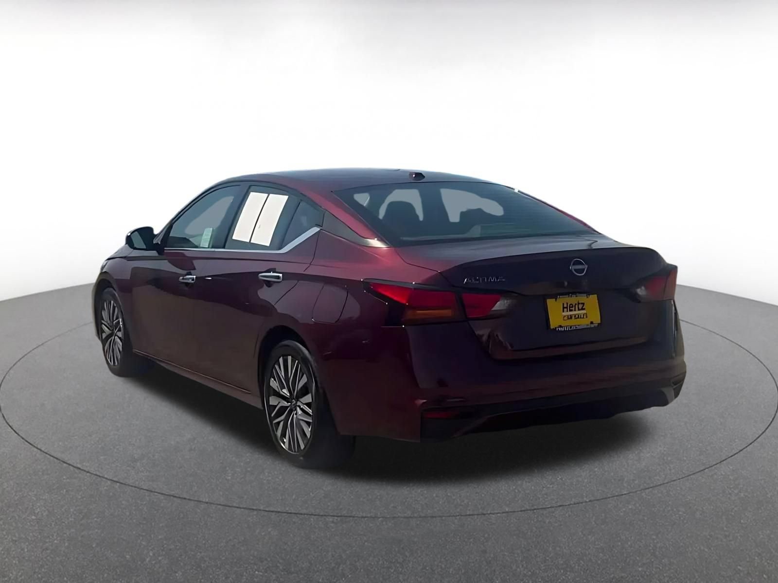 Used 2025 Nissan Altima 2.5 SV FWD image 11