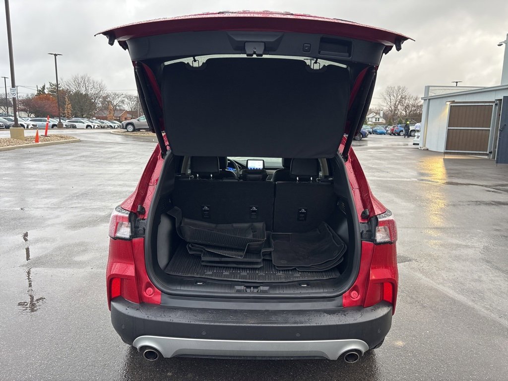 Used 2020 Ford Escape Titanium image 8