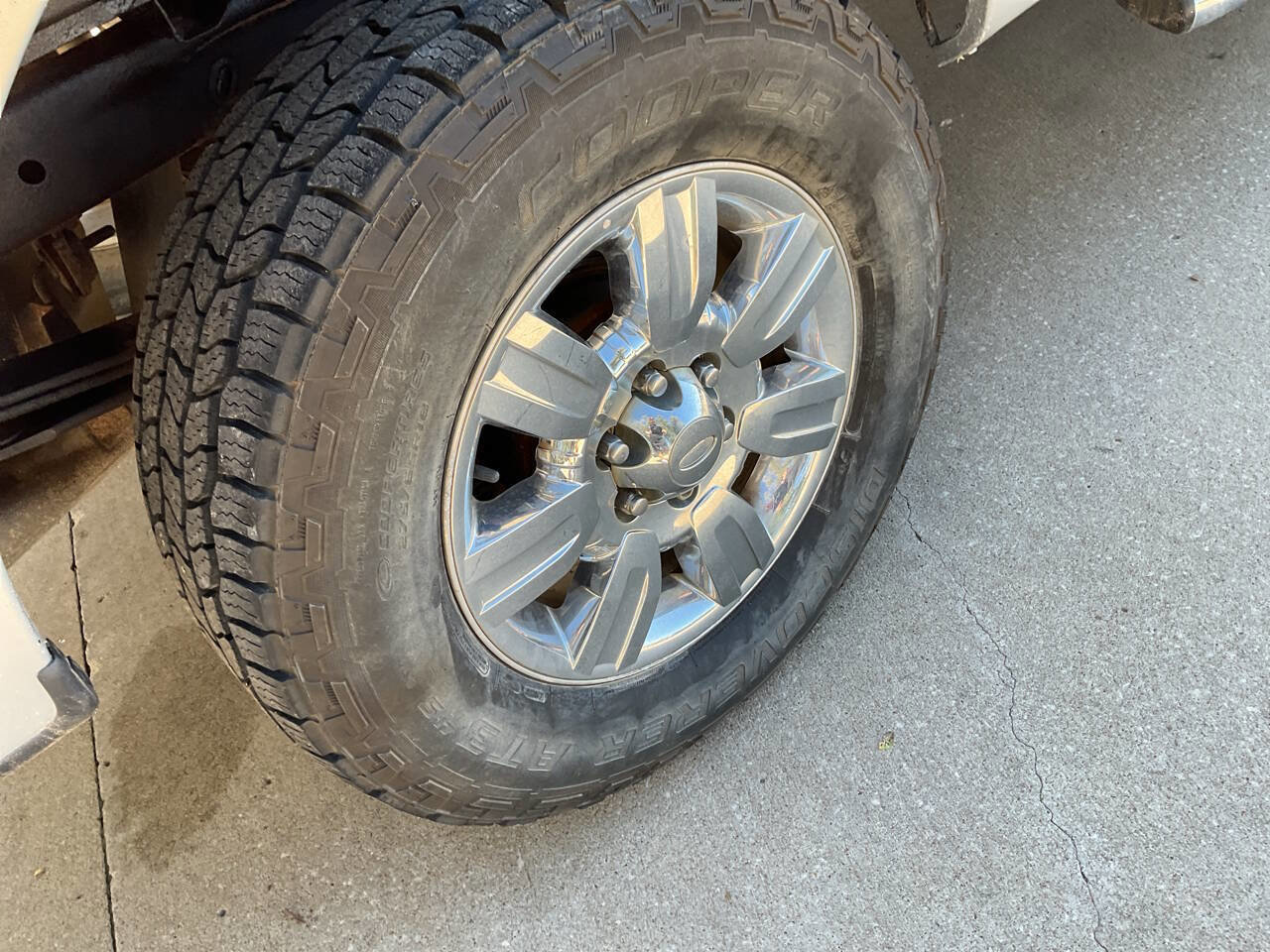 Used 2011 Ford F150 XLT w/ XLT Chrome Pkg image 10