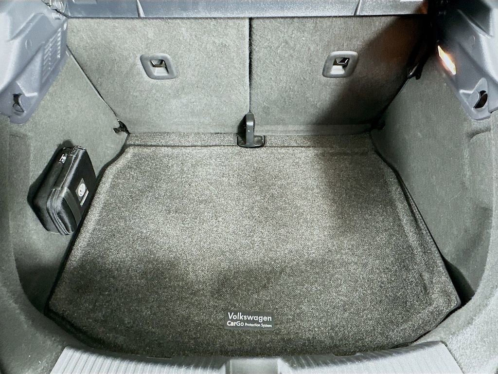 Used 2014 Volkswagen Beetle 2.5 image 29