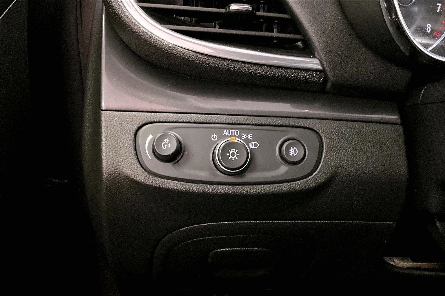 Used 2019 Buick Encore Essence w/ Experience Buick Package image 30