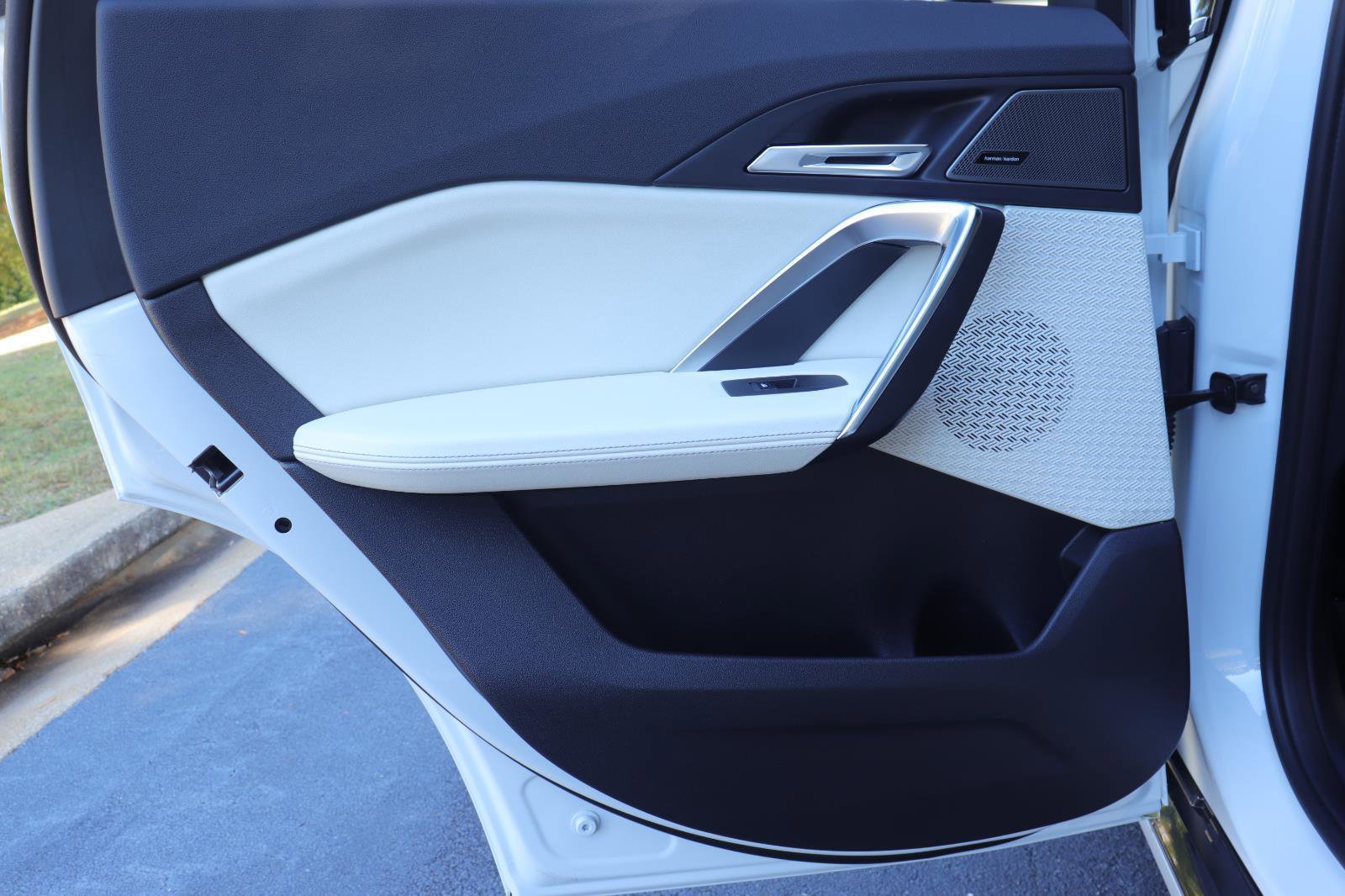 Used 2026 BMW X1 xDrive28i w/ Technology Package image 12