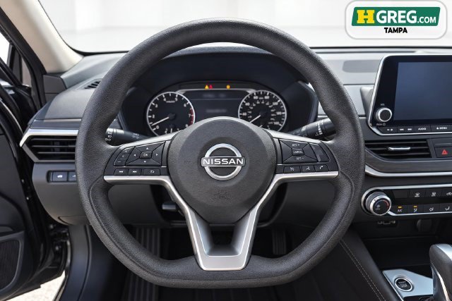 Used 2023 Nissan Altima 2.5 SV FWD image 13