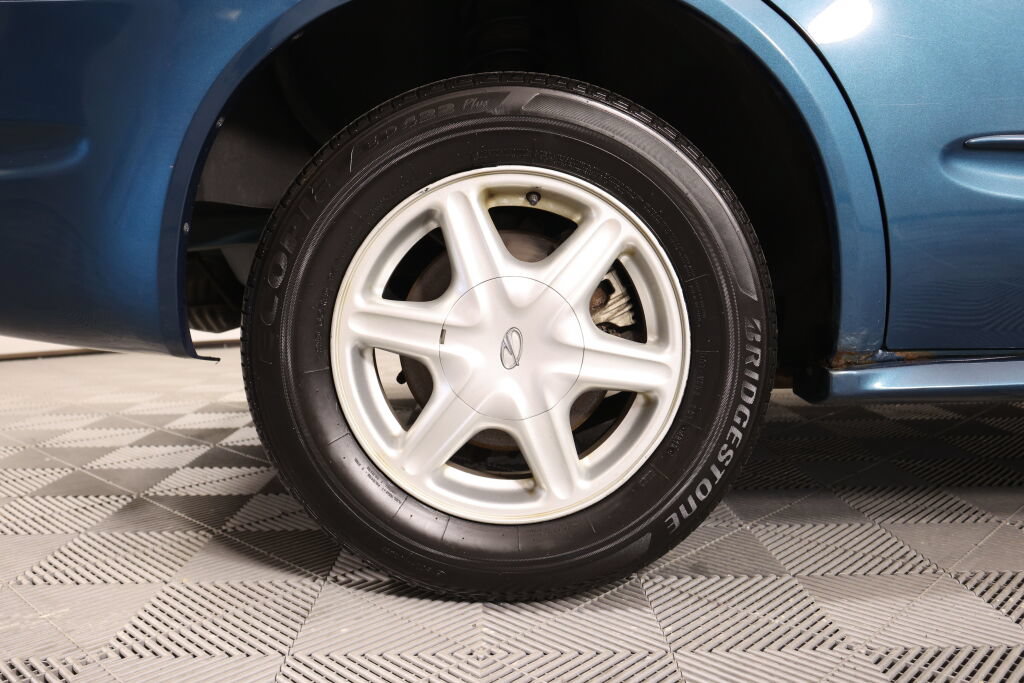 Used 2002 Oldsmobile Alero GL w/ Sun & Sound Pkg FWD image 7