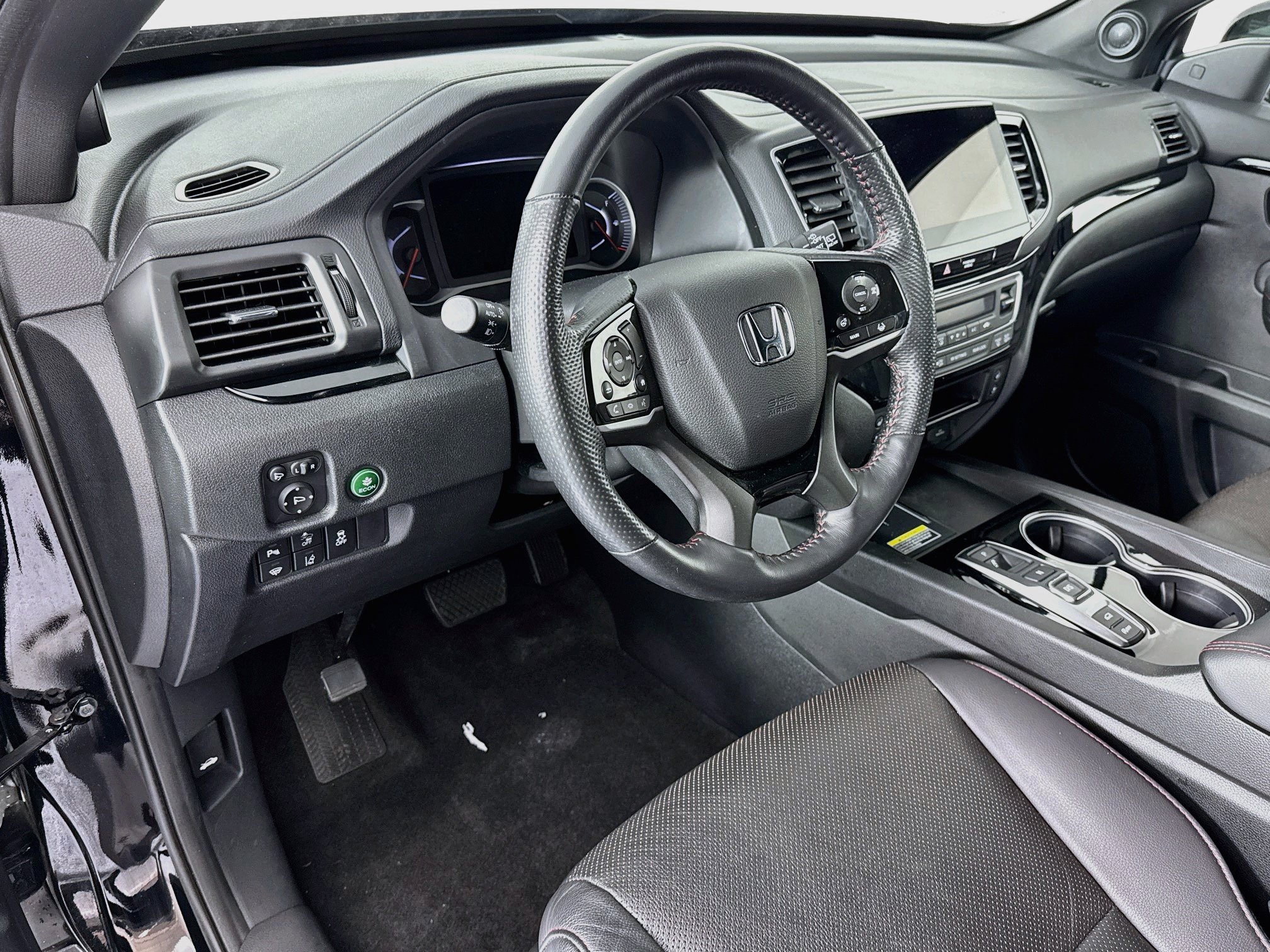 Certified 2024 Honda Passport Black Edition image 9