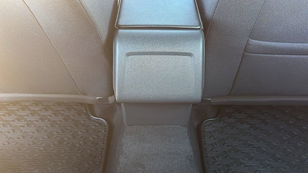 Used 2025 Volkswagen Jetta Sport image 30