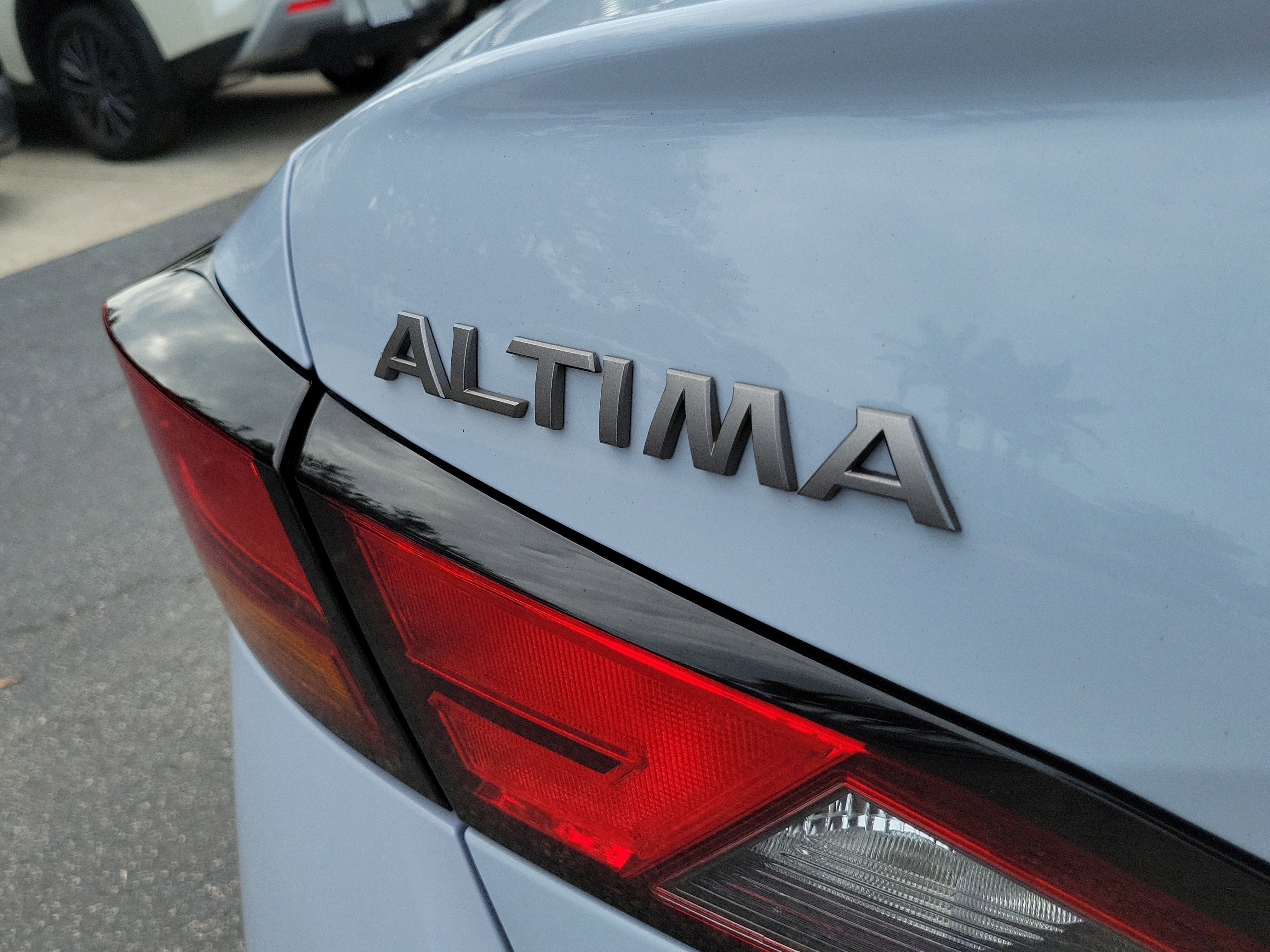 Certified 2023 Nissan Altima 2.5 SR FWD image 9