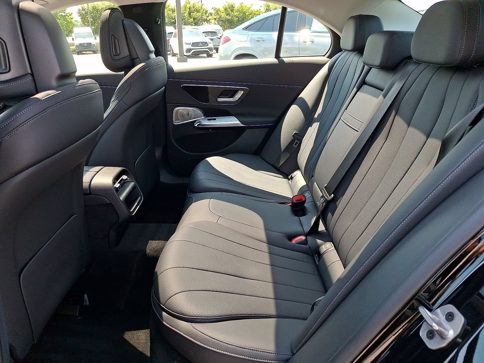 Used 2025 Mercedes-Benz E 350 4MATIC Sedan image 10