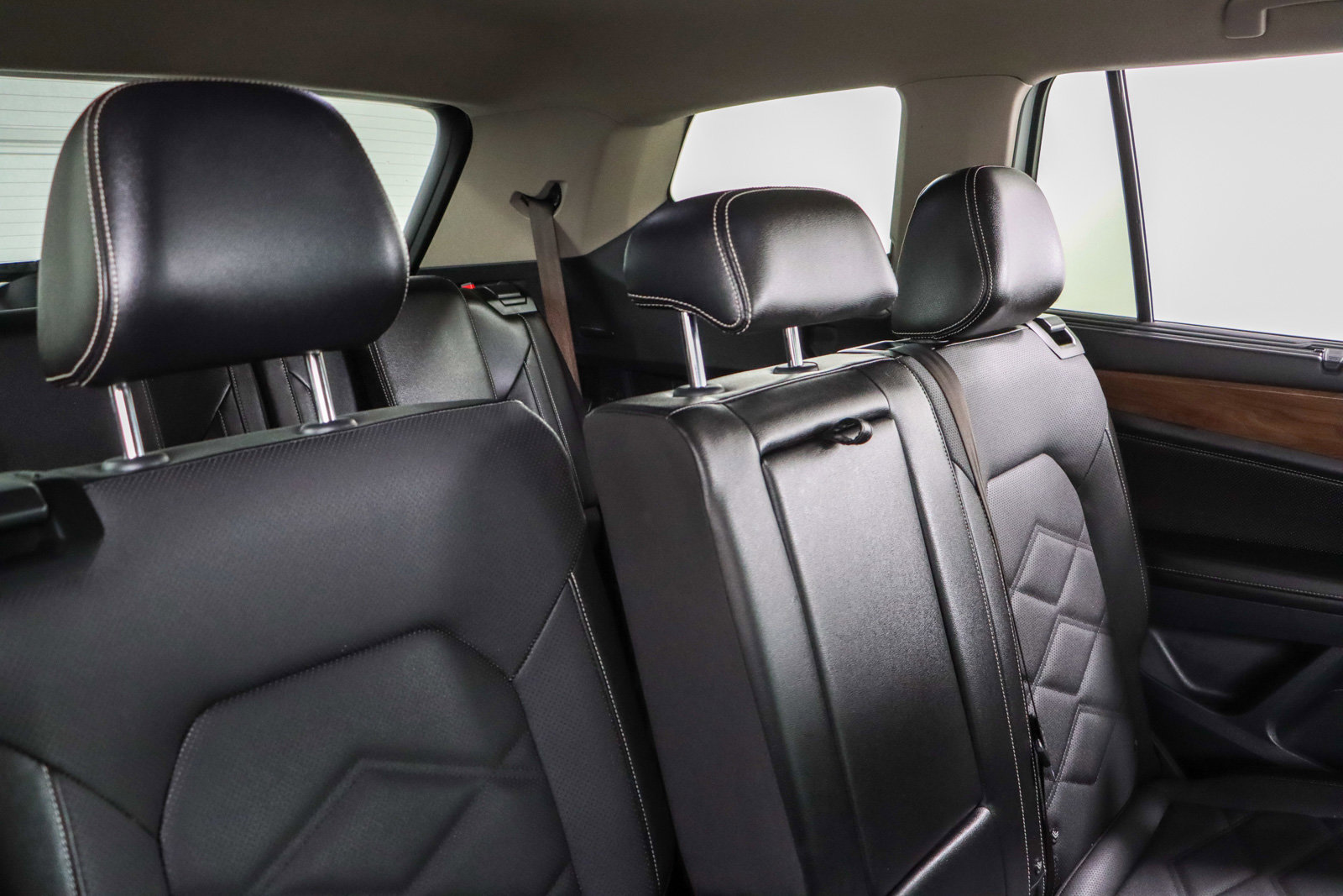 Used 2024 Volkswagen Atlas SE image 28