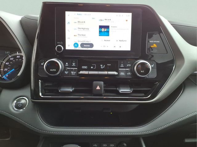 Used 2023 Toyota Highlander XLE image 18