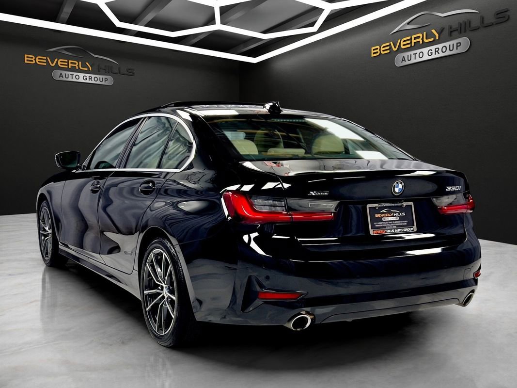 Used 2021 BMW 330i xDrive Sedan w/ Convenience Package image 3