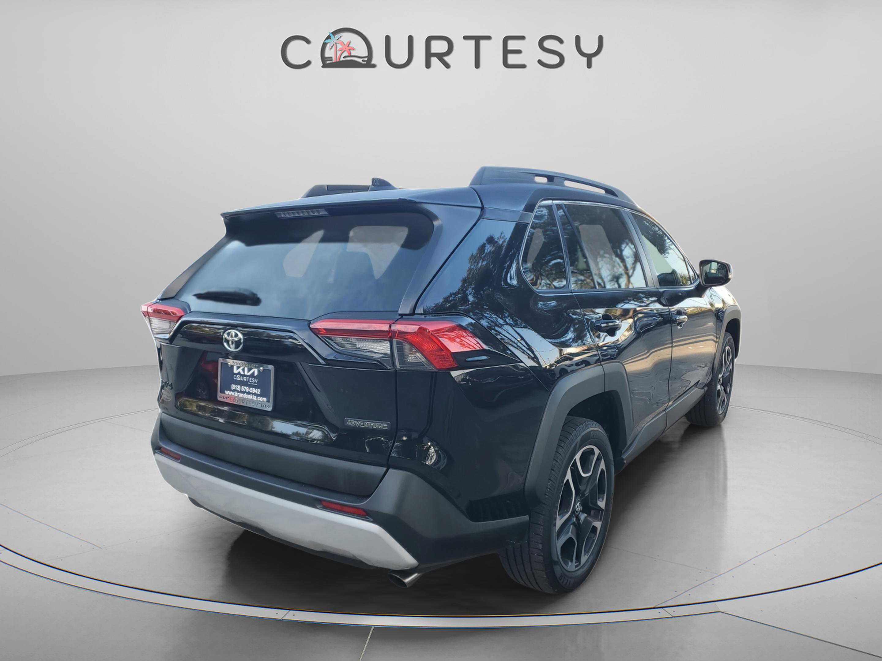 Used 2020 Toyota RAV4 Adventure image 3